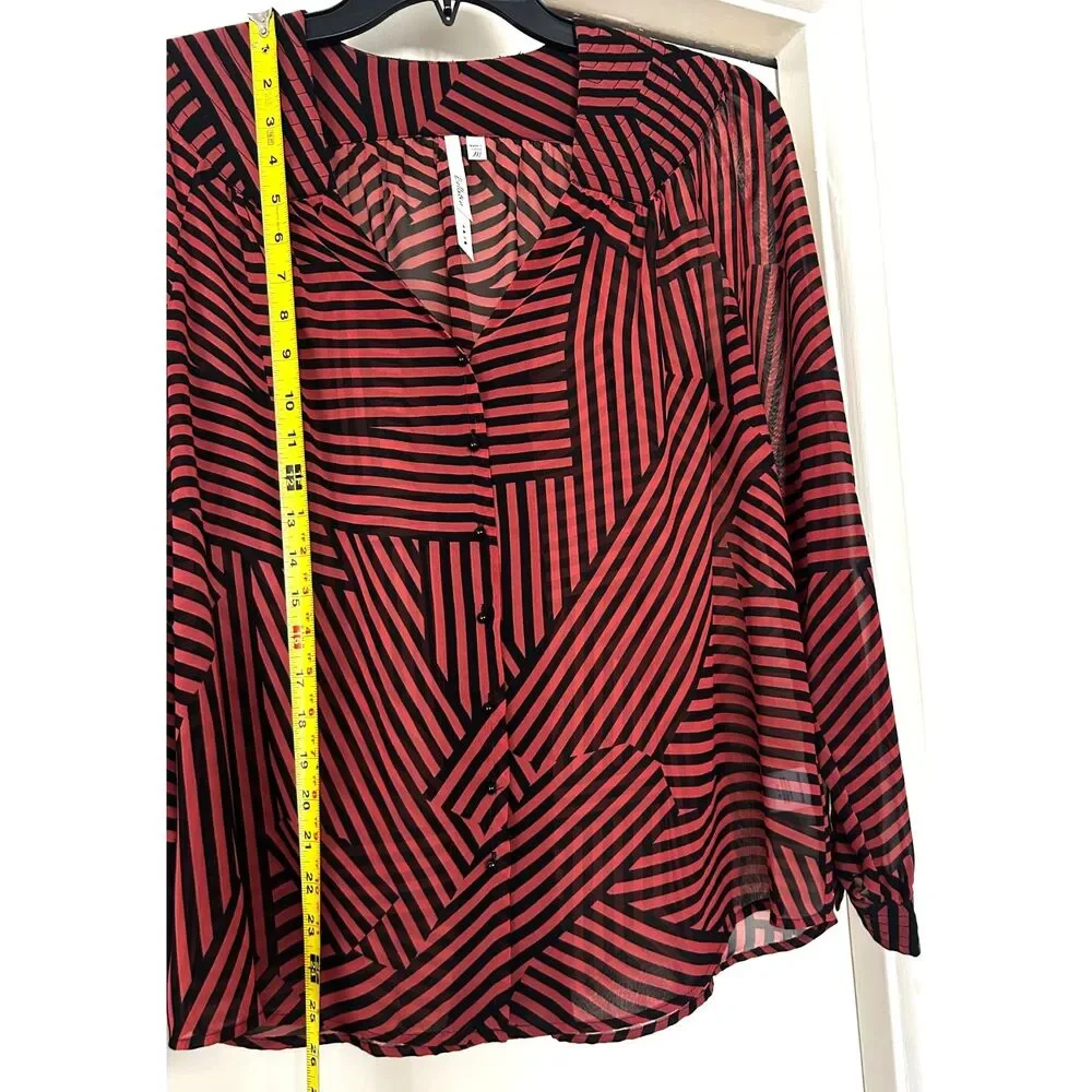 Bellatrix Sheer Button Up VNeck Blouse M Date Night Girls Night Office Geometric - Picture 6 of 7